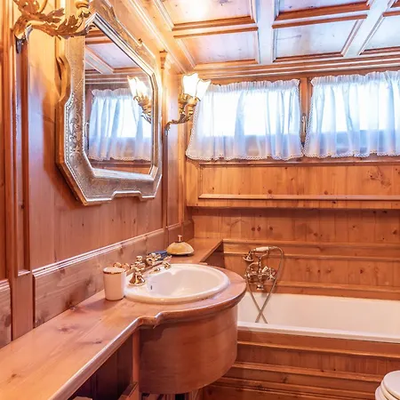 Casa Cirmoli, Confortevole Mansarda Con Balcone Panoramico Apartment Cortina d'Ampezzo