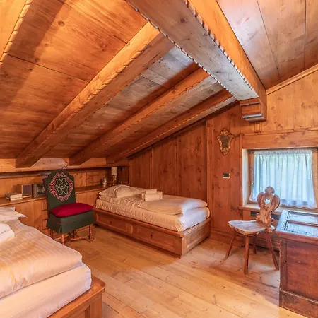 Apartment Casa Cirmoli, Confortevole Mansarda Con Balcone Panoramico Cortina d'Ampezzo